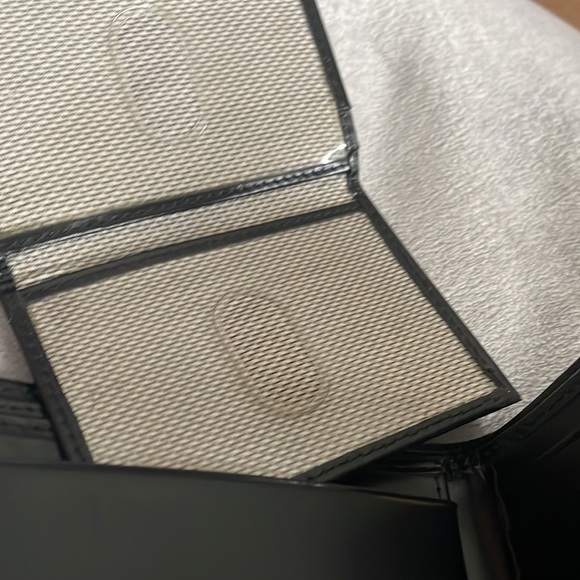 Geoffrey Beene Black Bi-Fold Wallet EUC - Picture 12 of 15